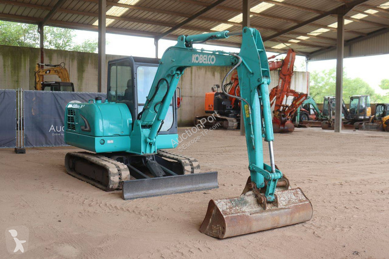 جرافة Kobelco 8
