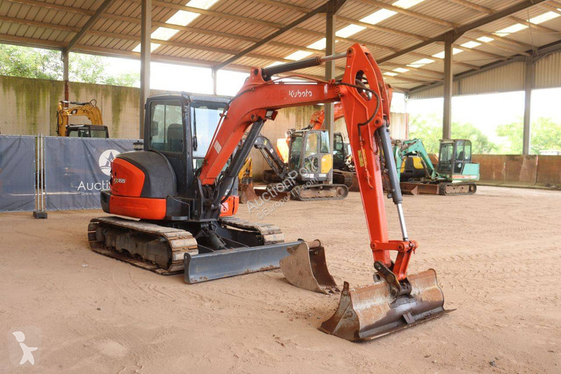 Excavadora Kubota KX165-5