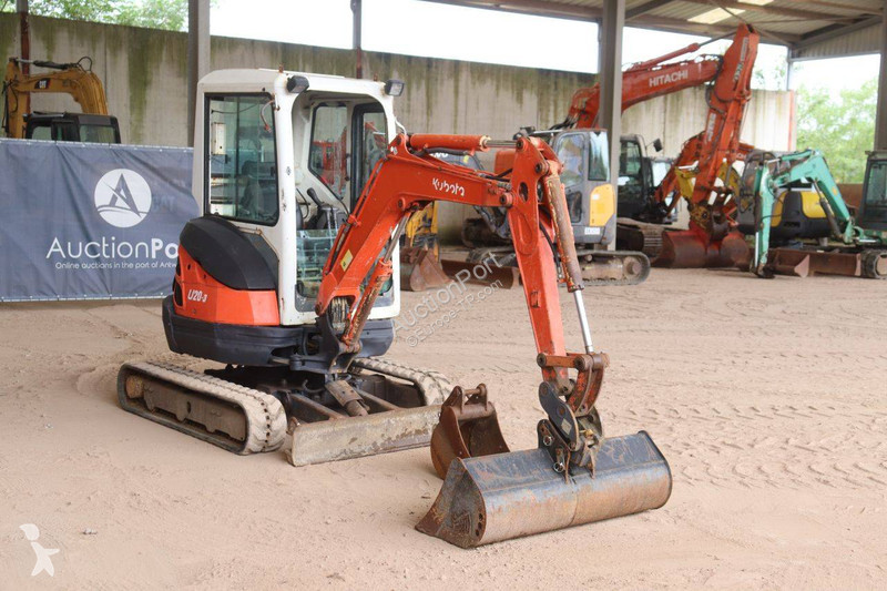 جرافة Kubota -3EU