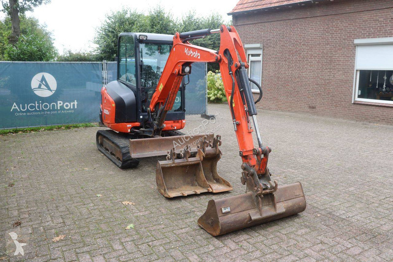 Excavadora Kubota KX030-4