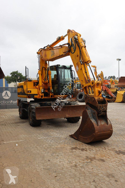 جرافة JCB