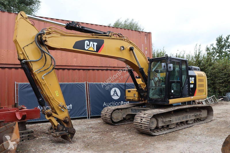 جرافة Caterpillar 320FL