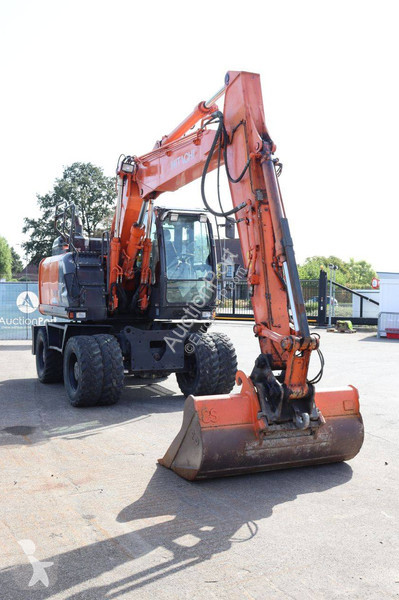 جرافة Hitachi ZX140W-6