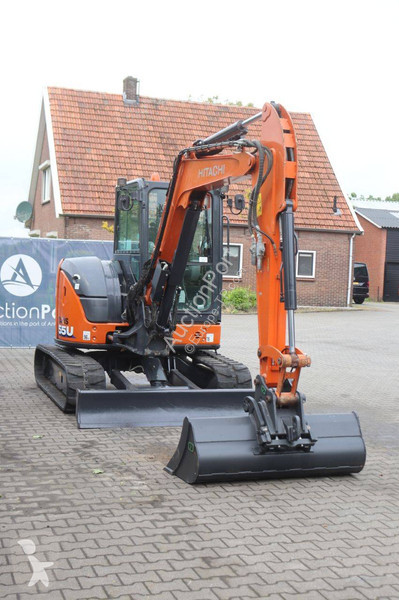جرافة Hitachi ZX55U6