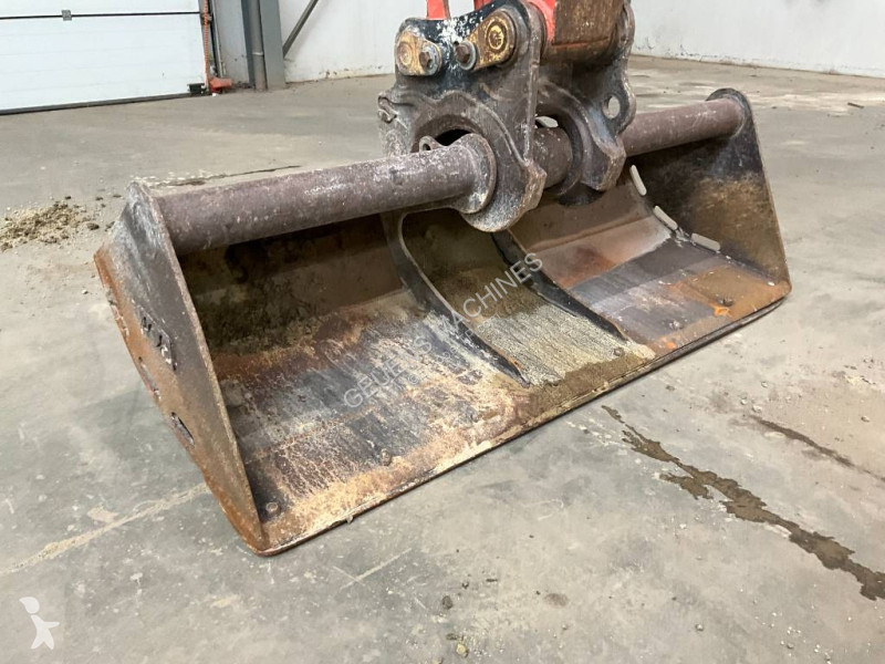 جرافة Kubota 0804 A 2