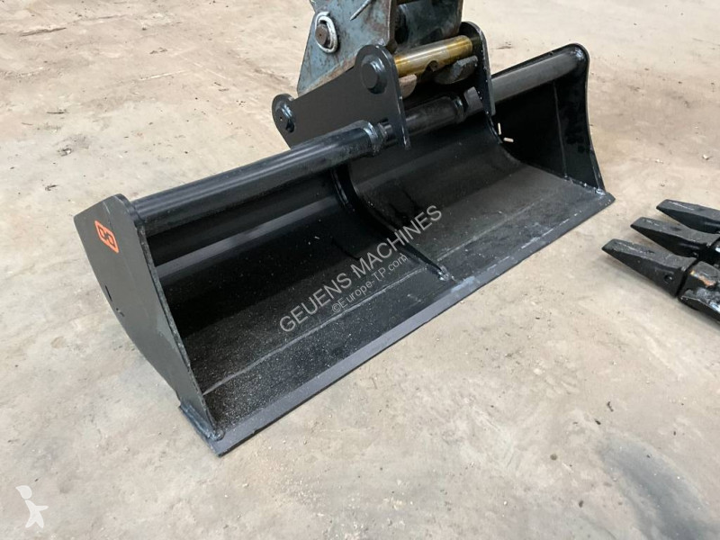 جرافة Neuson ET 18