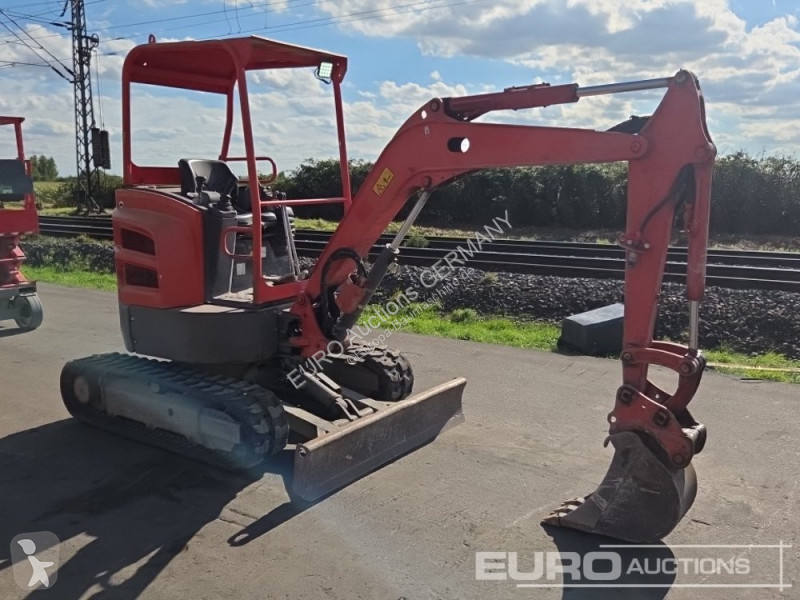 جرافة Volvo ECR25D