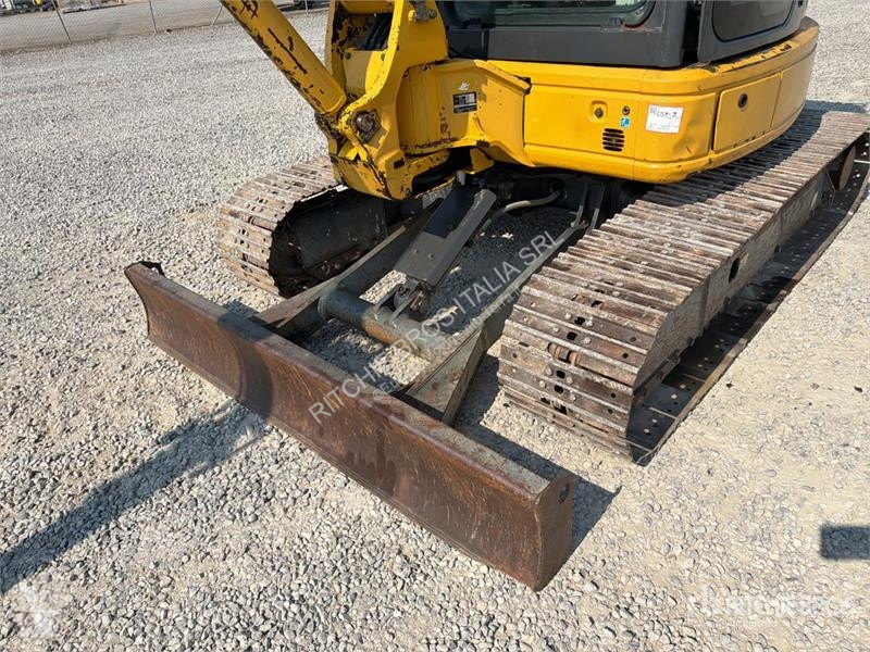 جرافة Komatsu
