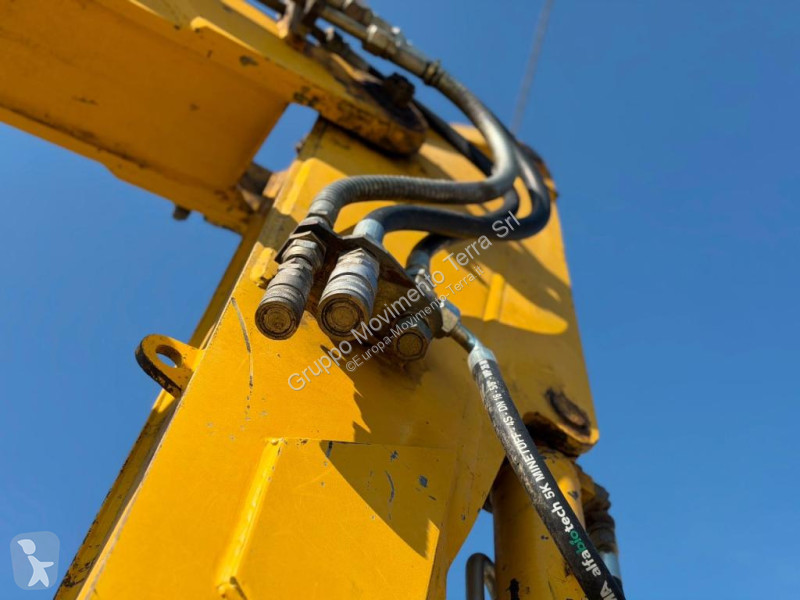 جرافة Komatsu PC75R