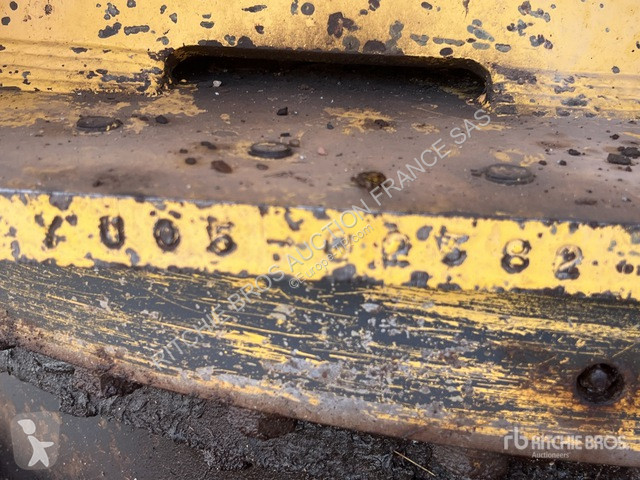 Pelle New Holland E235B