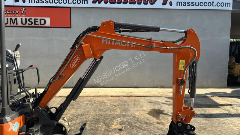 Lopatový nakládač Hitachi ZX19U-5A YR