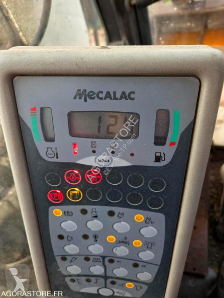 جرافة Mecalac