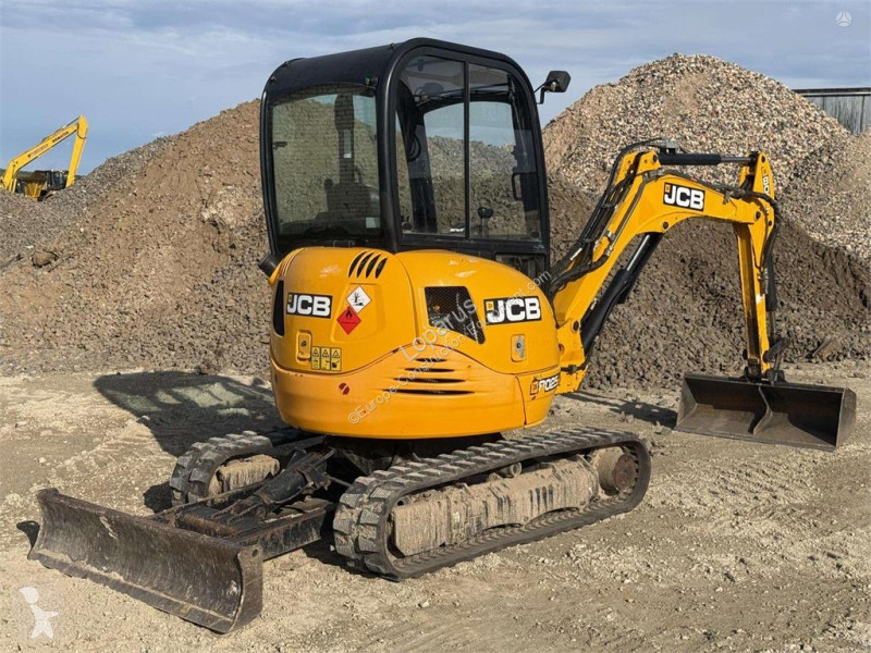 جرافة JCB