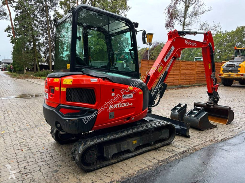 جرافة Kubota KX 030-4