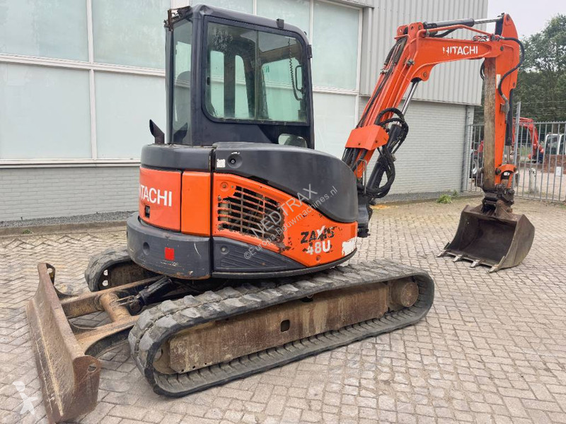 جرافة Hitachi U3