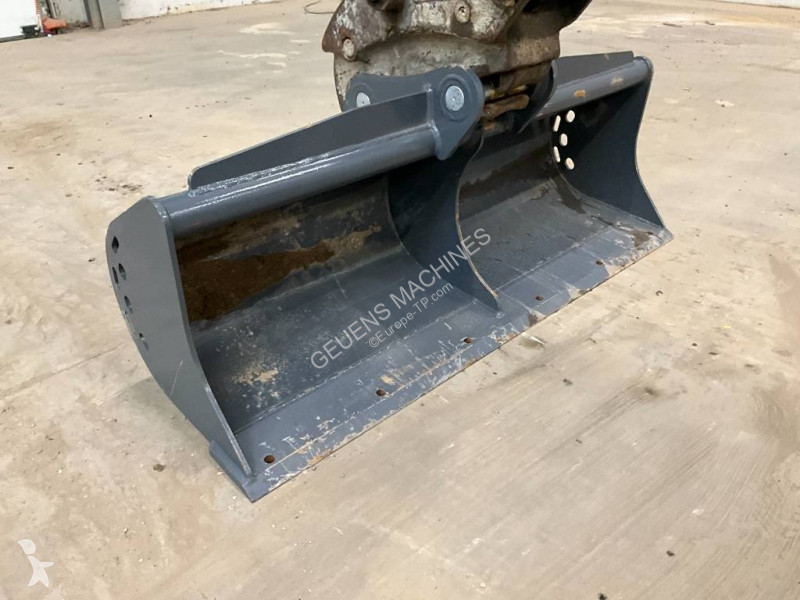 Skovel Takeuchi