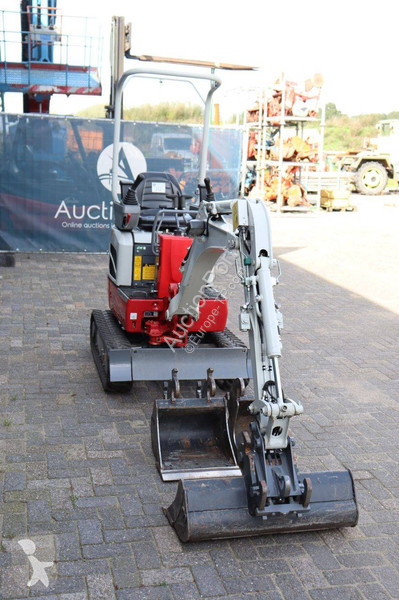Skovel Takeuchi TB210R