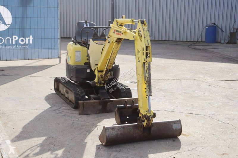 Pelle Yanmar ViO10-2A