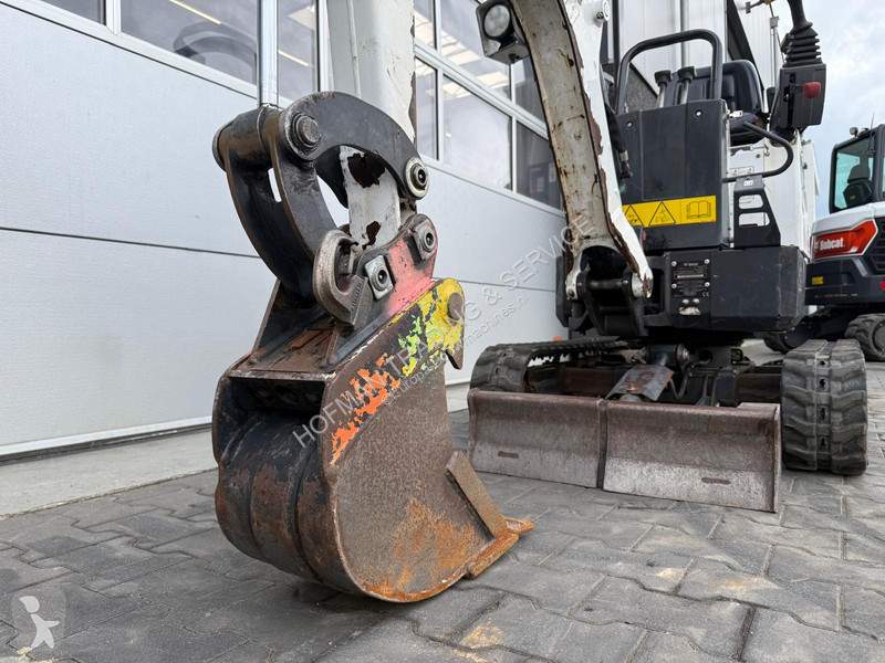 Pelle Bobcat z