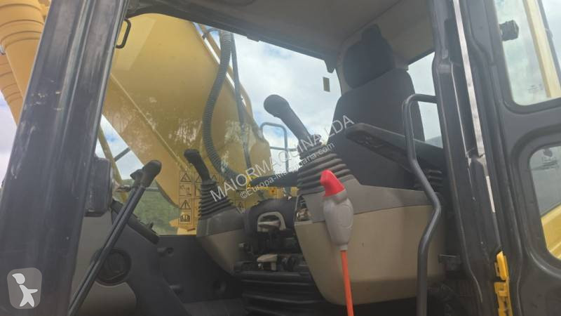 Escavadora Komatsu