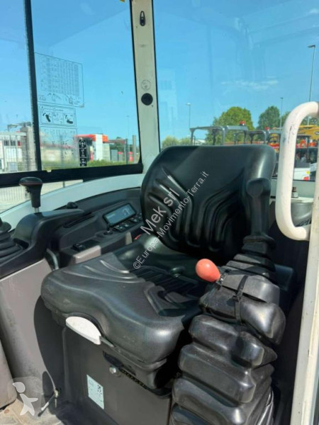 Pelle Volvo ECR25D