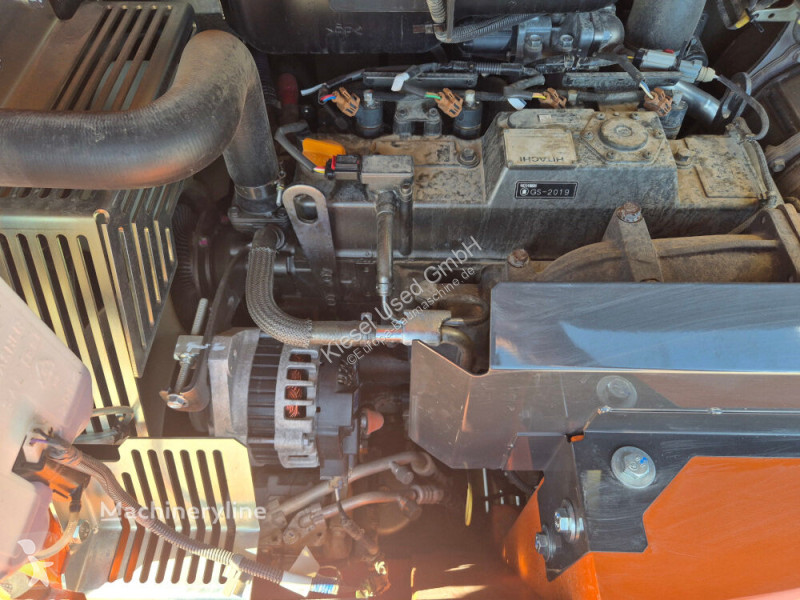 Rýpadlo Hitachi B-6