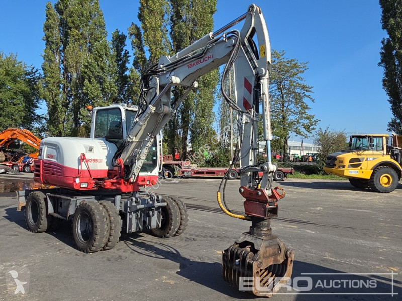 Pelle Takeuchi TB295W