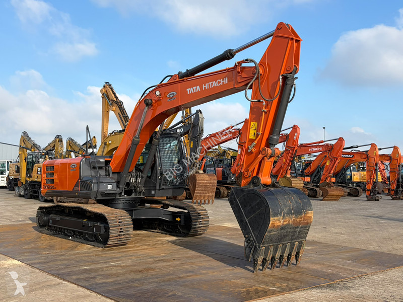 Escavadora Hitachi ZX220LC-5G