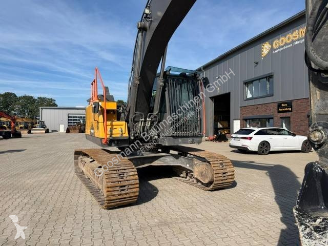 Багер Volvo EC 220 E