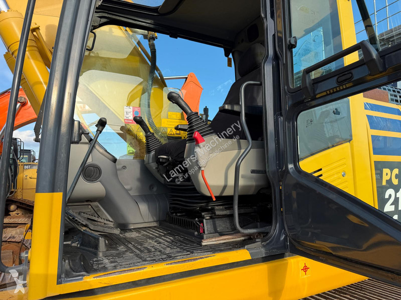 Багер Komatsu PC 210-11 .