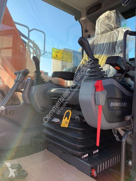 Pelle Develon DX140 LCR