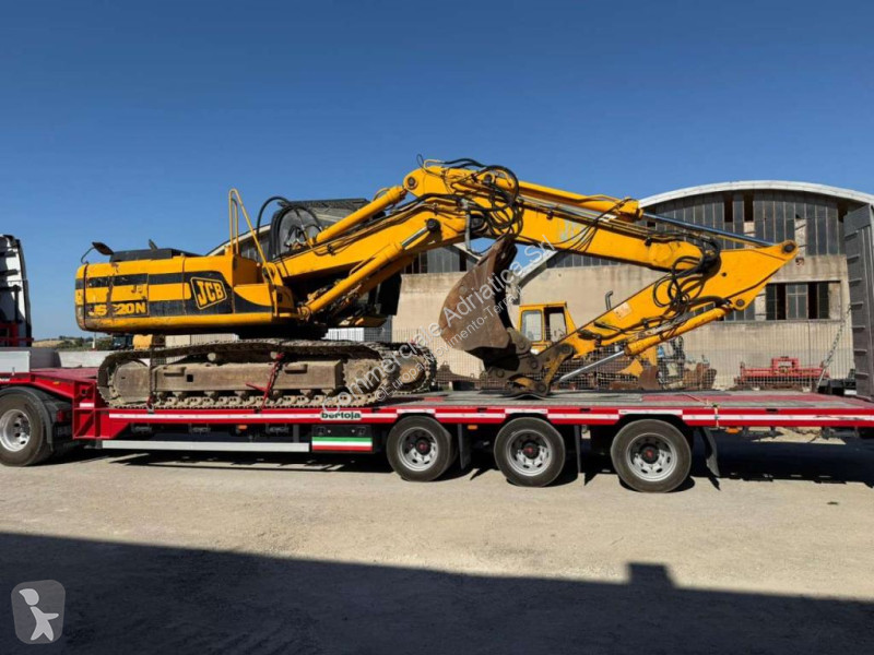 جرافة JCB 220