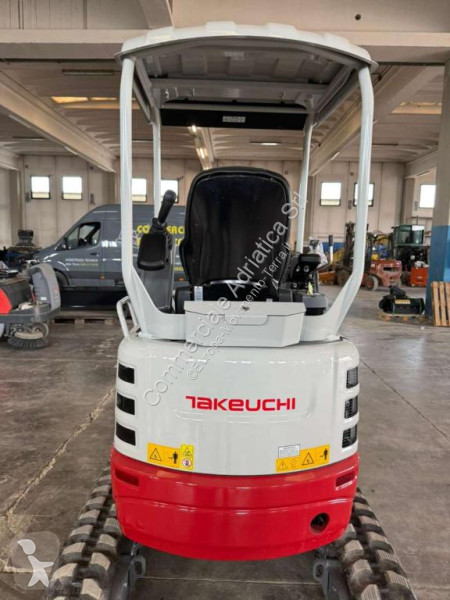 Pelle Takeuchi TB217-R