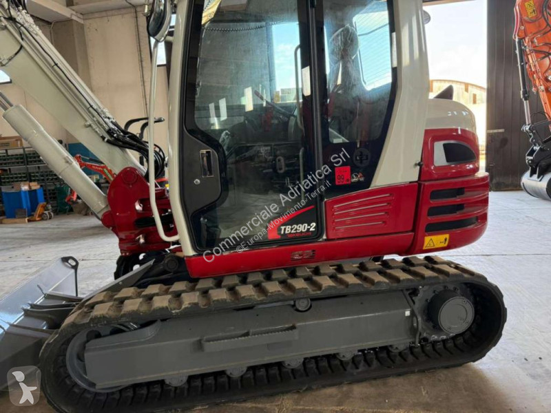 Pelle Takeuchi tB290-R