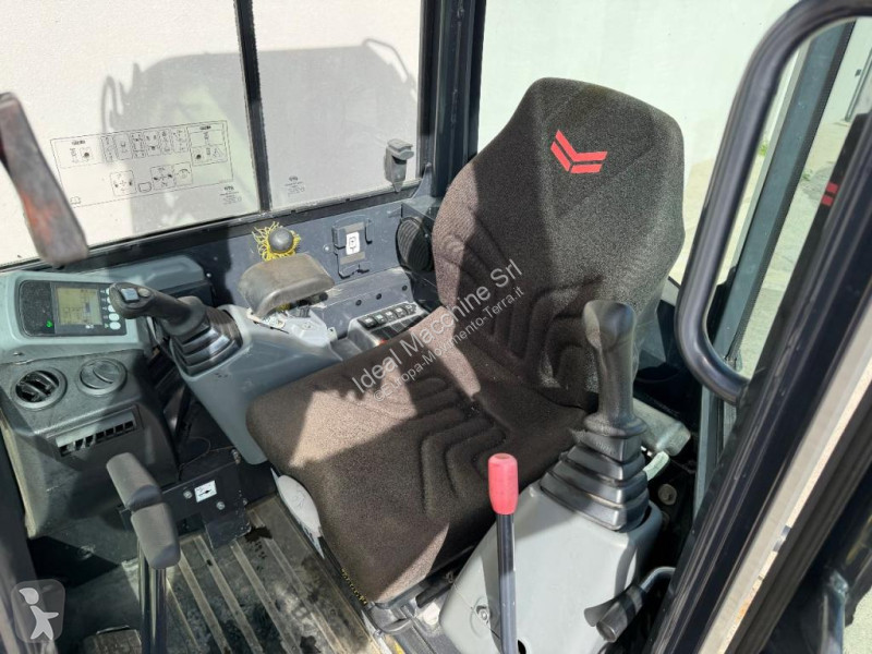 جرافة Yanmar Vio23