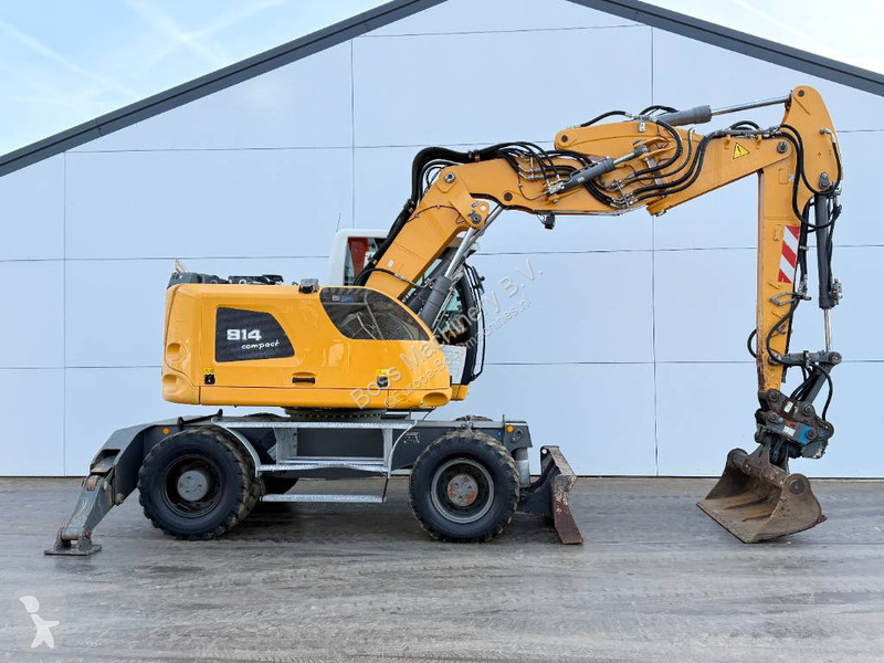 Pelle Liebherr A - Triple Boom / 2 extra Buckets!