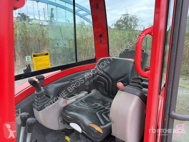 Pelle Volvo ECR35D