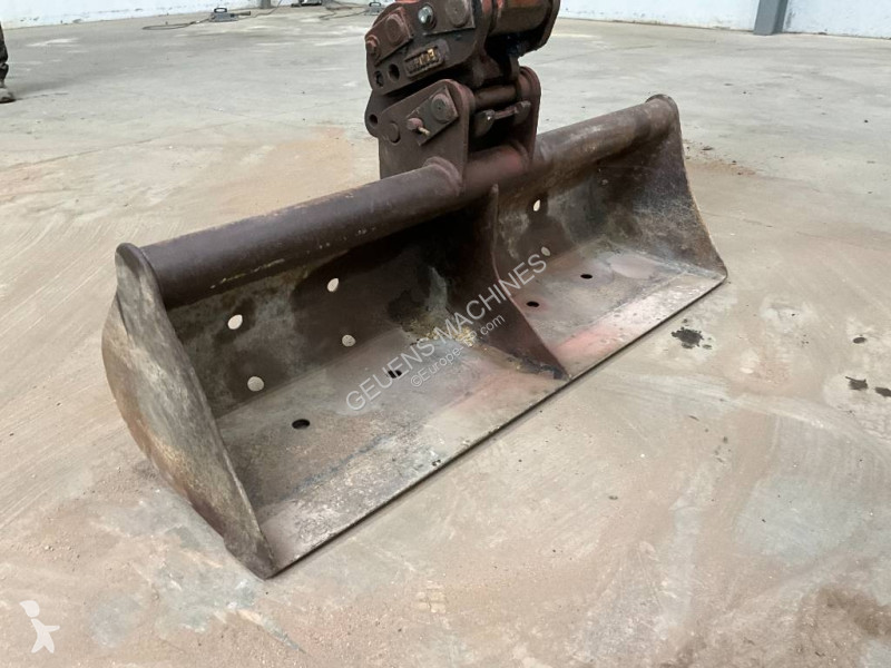 Багер Kubota 274