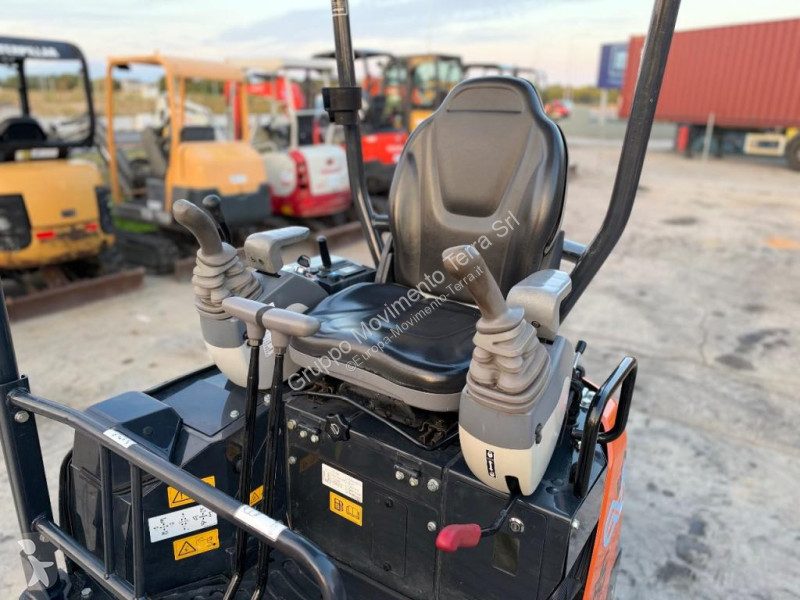 Excavator Hitachi ZX19U-6