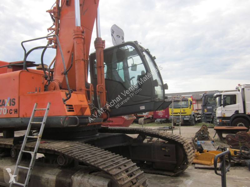 Багер Hitachi