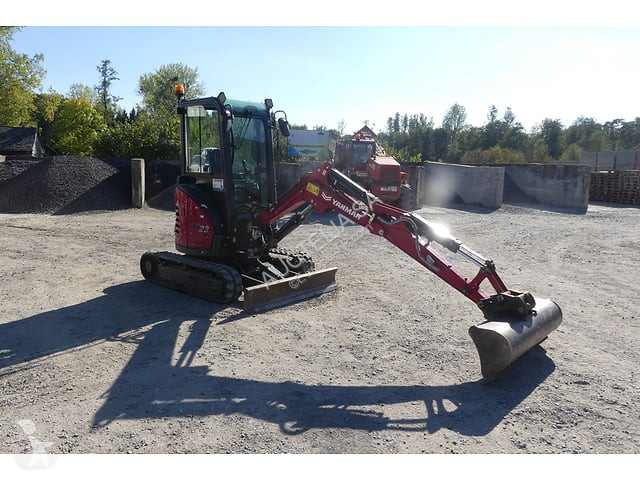 جرافة Yanmar VIO23-6