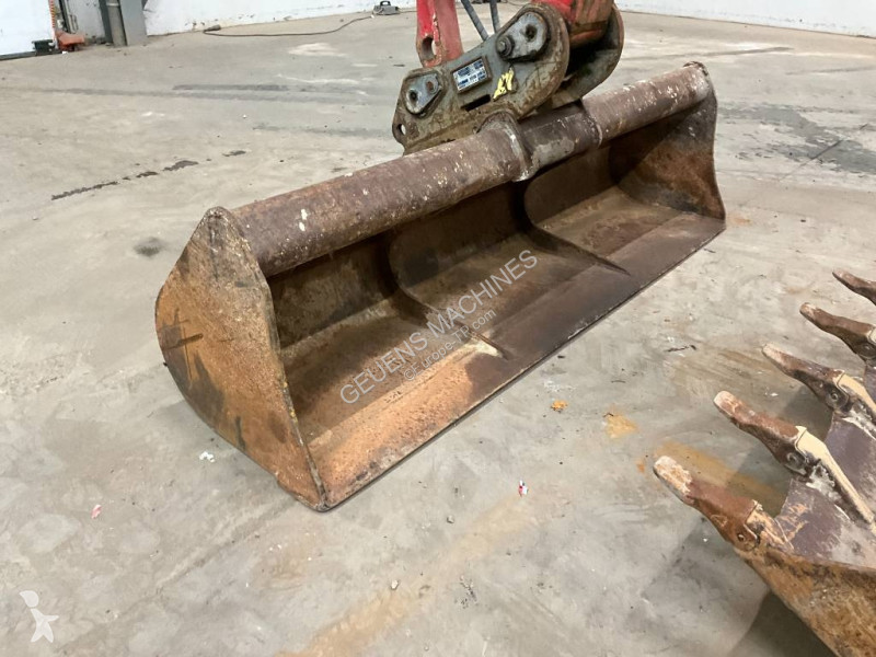 Багер Neuson EW 65