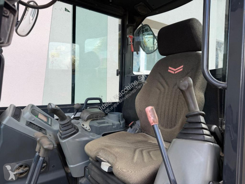 جرافة Yanmar