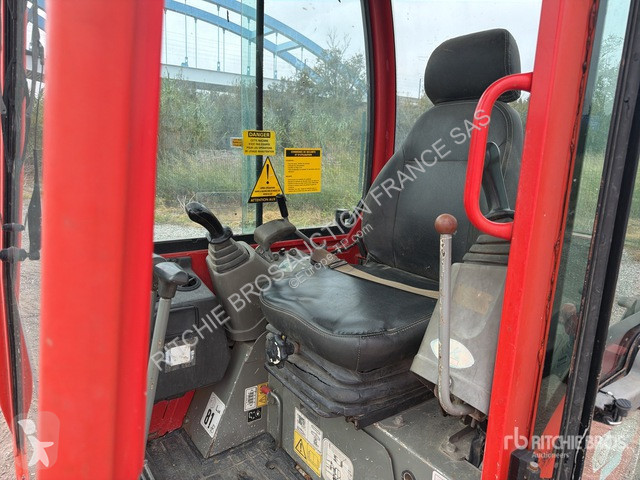 جرافة Yanmar