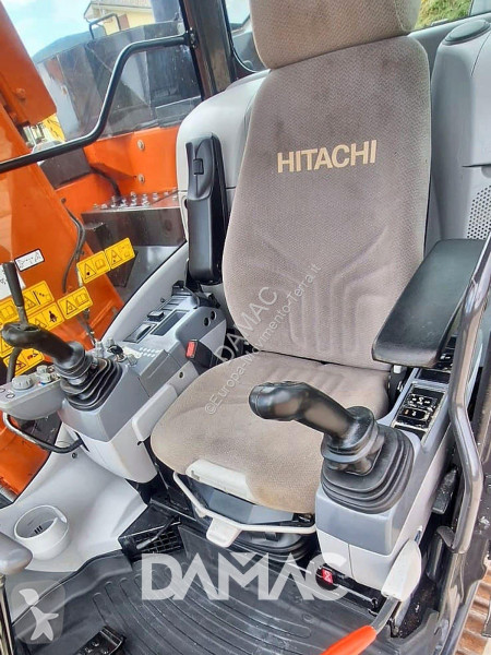 جرافة Hitachi