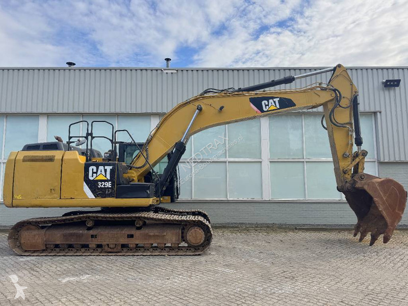 Багер Caterpillar