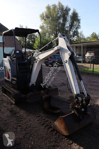 Багер Bobcat E17