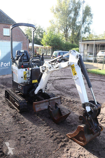 Багер Bobcat Z