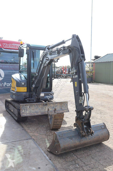 جرافة Eurotrac HE26SR
