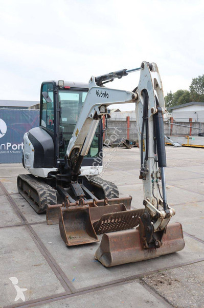 جرافة Kubota
